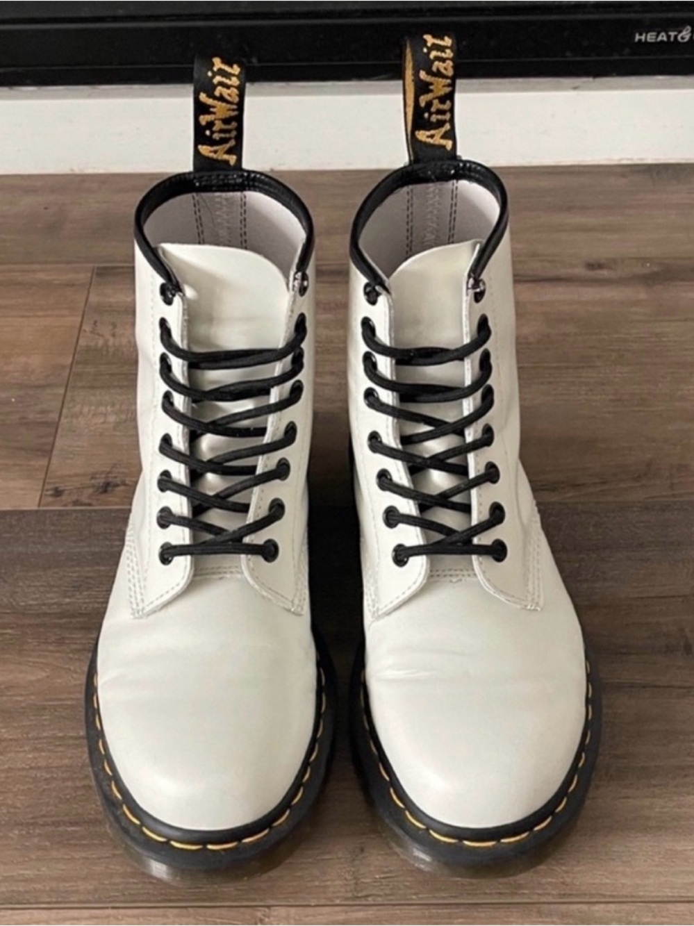 UNISEX Dr Martens White Leather 1460 EU39 (men’s s 7 / w 8)